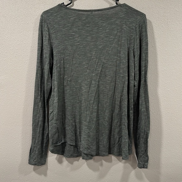 BKE core Scoop Neck T-Shirt - Picture 7 of 7